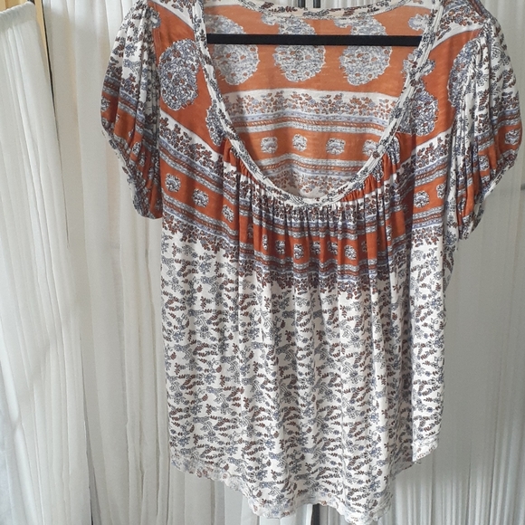 Boho Top! - Picture 2 of 2